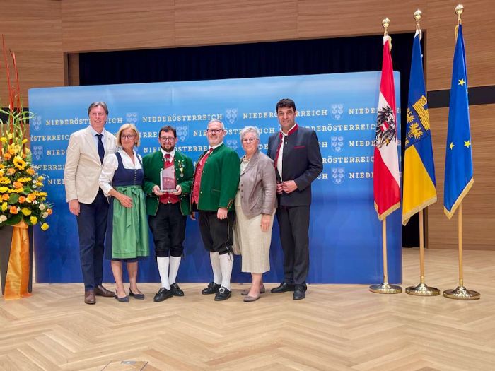 2026-Ehrenpreis_-_Theras.jpg